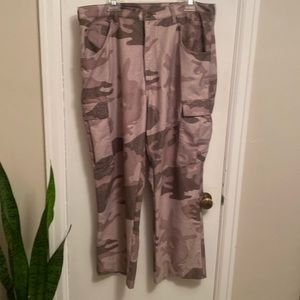 Cabelas pants Sz 38 EC